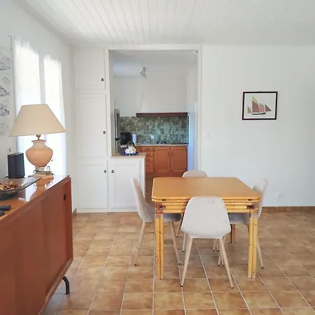 Semesterbostad Maison A 100 Metres De La